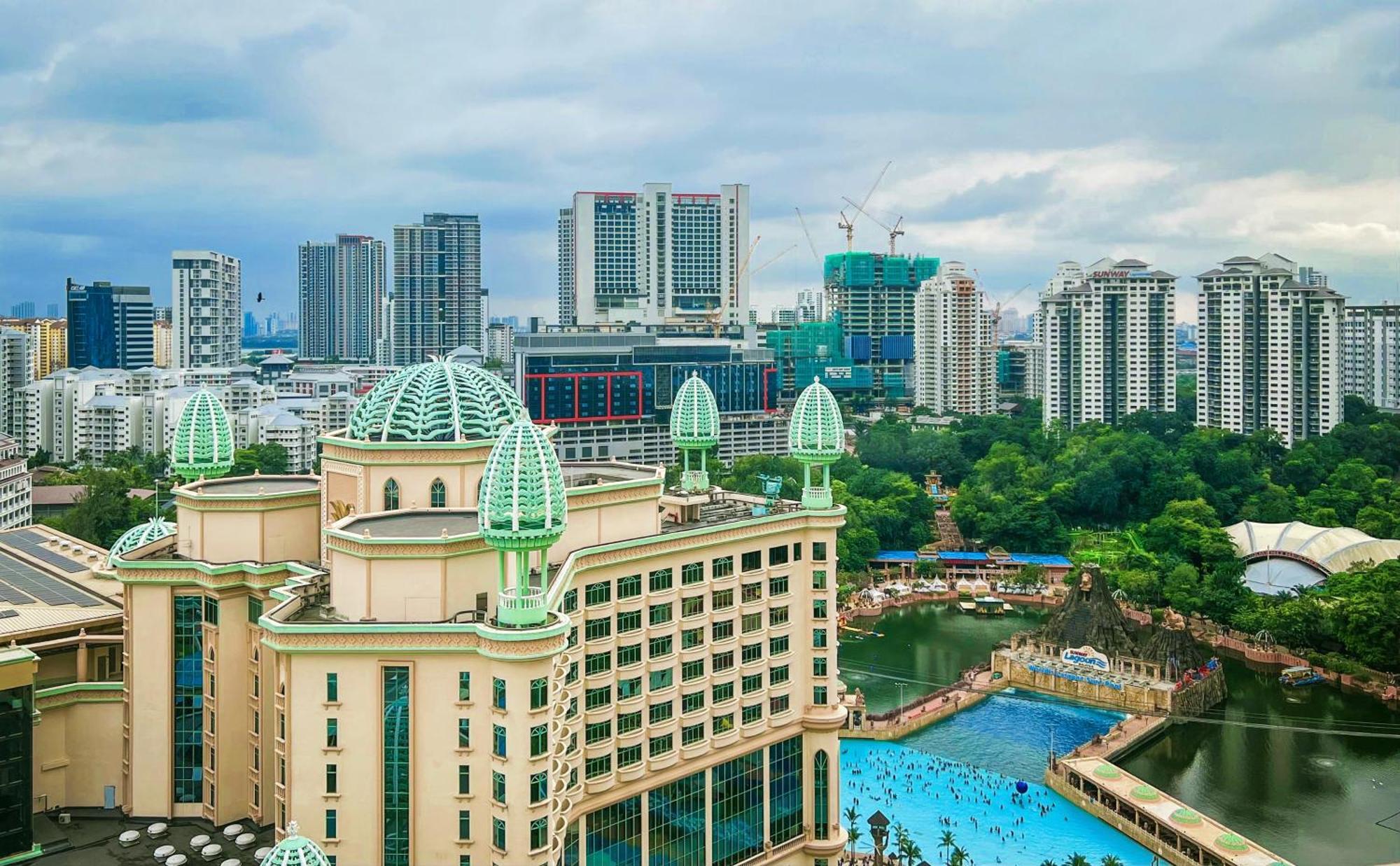 Resort Suites At Bandar Sunway Petaling Jaya Exterior foto